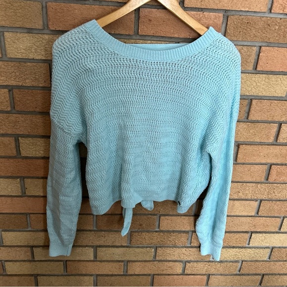 Hollister Baby Blue Knit Long Sleevee Sweater Tied Open Back Size Small - Picture 1 of 7